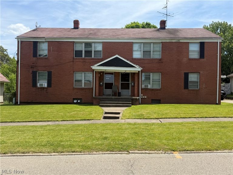 47 Parkgate, Austintown, OH, 44515