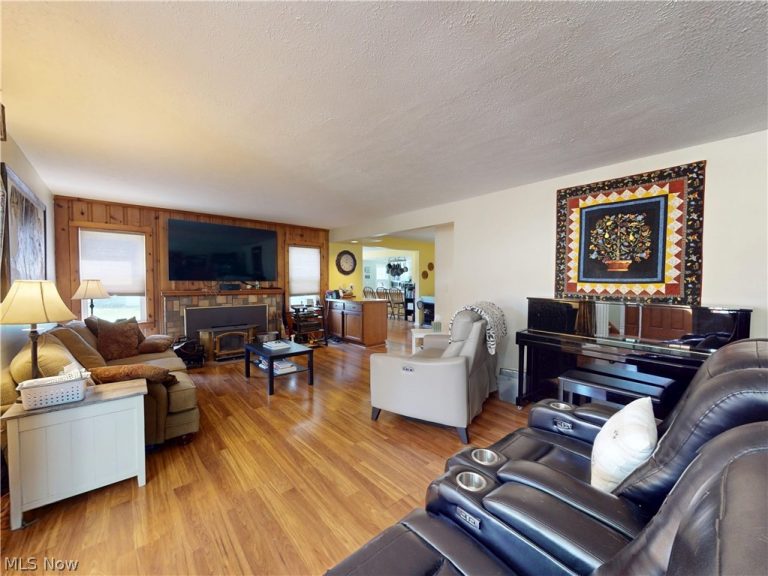 33430 Pettibone Road, Solon, OH - Photo 4