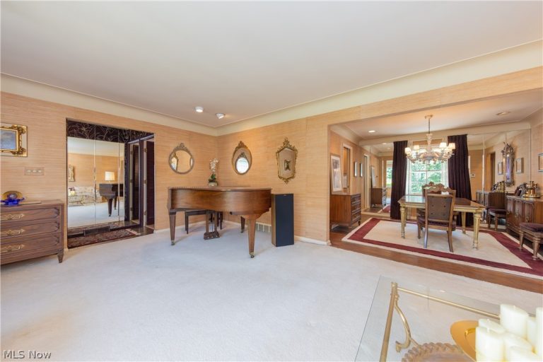 1750 Kenton Circle, Lyndhurst, OH - Photo 4