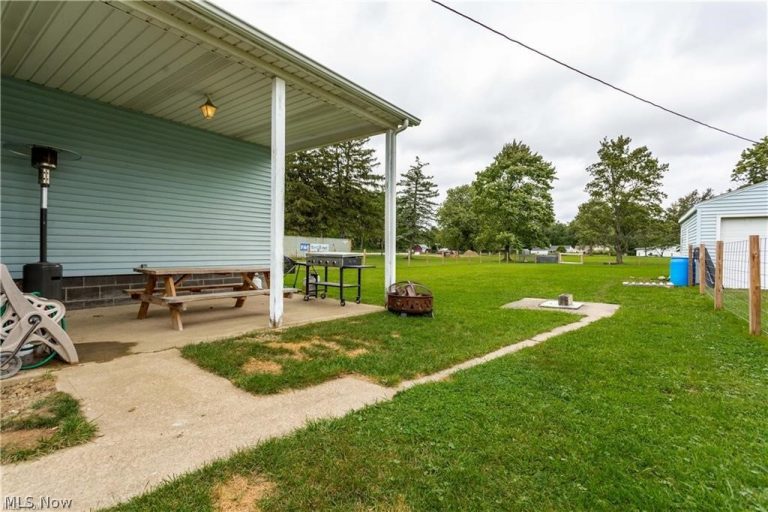 41386 Schadden Road, Elyria, OH - Photo 3
