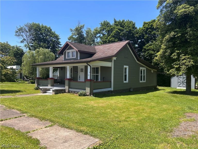 709 2nd Street, St Marys, WV - Photo 2