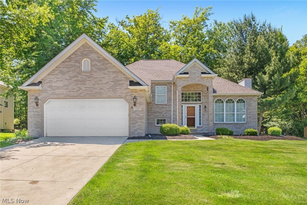 1179 Vineyard Drive, Medina, OH