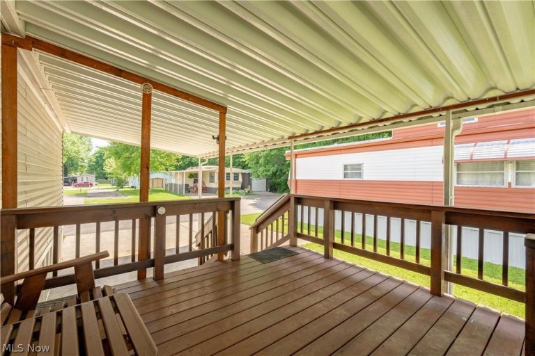 62 Redwood Drive, Beloit, OH - Photo 2