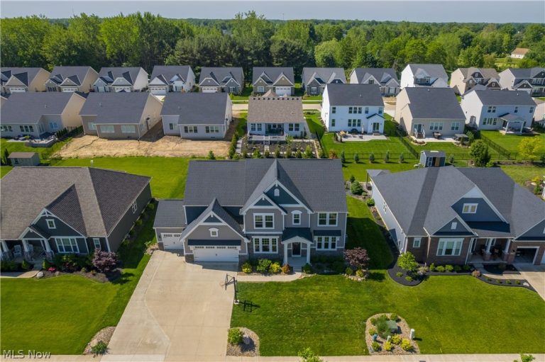 36603 Amalfi Road, North Ridgeville, OH - Photo 4