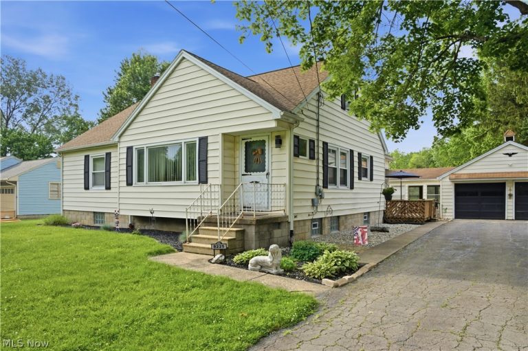 8225 Kenyon Drive, Warren, OH - Photo 3