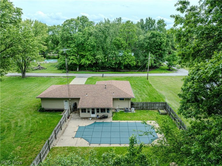 16011 Elbrook Street, Alliance, OH - Photo 2