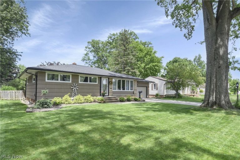 22720 Sycamore Drive, Fairview Park, OH - Photo 5
