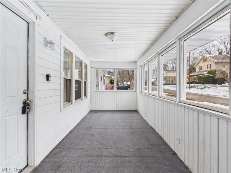 754 Arcadia Avenue, Cuyahoga Falls, OH - Photo 2