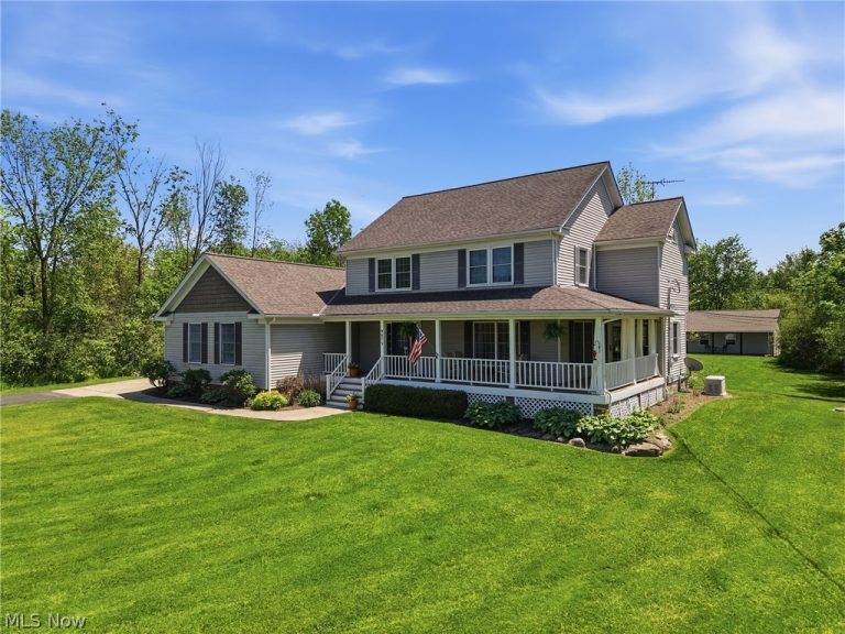 9475 Stafford Road, Chagrin Falls, OH - Photo 4