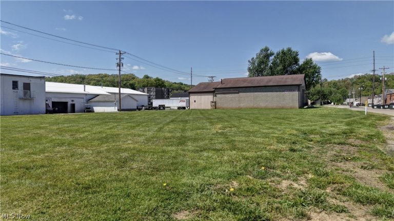 Vine Street, Coshocton, OH - Photo 6