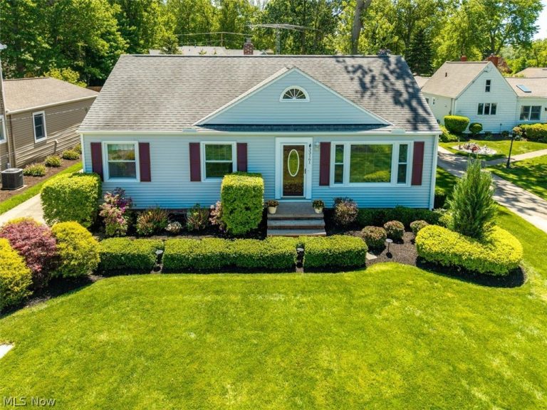33161 Lake Road, Avon Lake, OH - Photo 3
