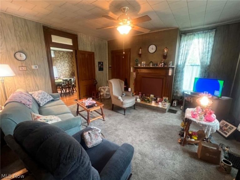 431 Walnut Street, Barnesville, OH - Photo 2