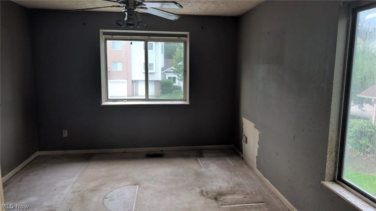 350-1 Village Pointe Drive, Akron, OH - Photo 6