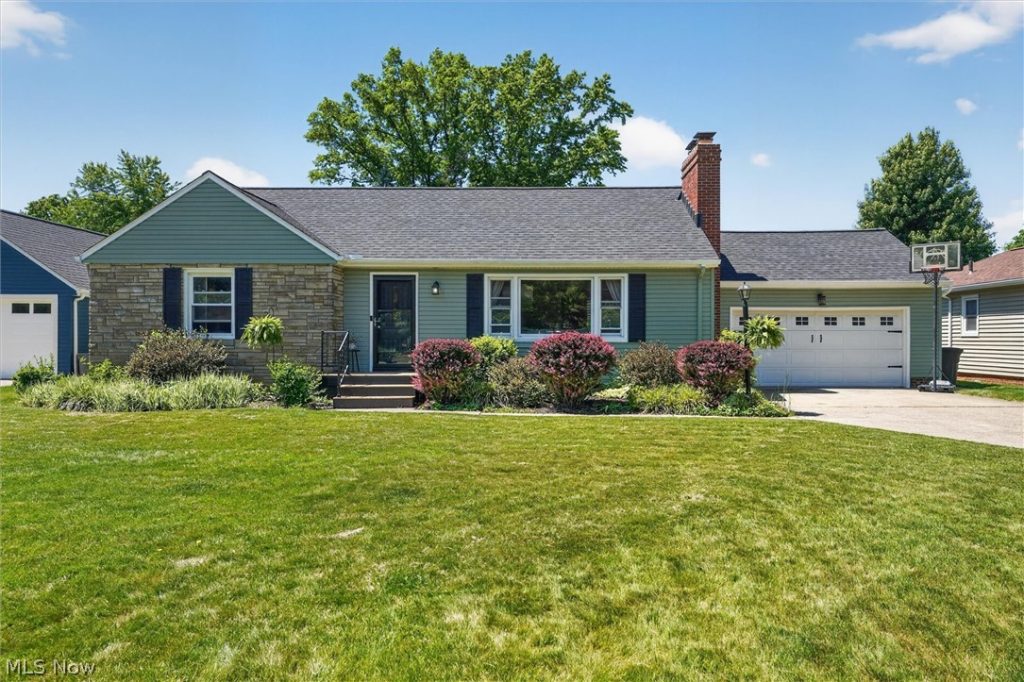 13795 Shawnee Trail, Middleburg Heights, OH