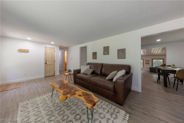 12133 Snow Road, Burton, OH - Photo 3