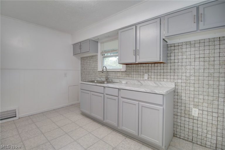 4387 56th Street, Cleveland, OH - Photo 5