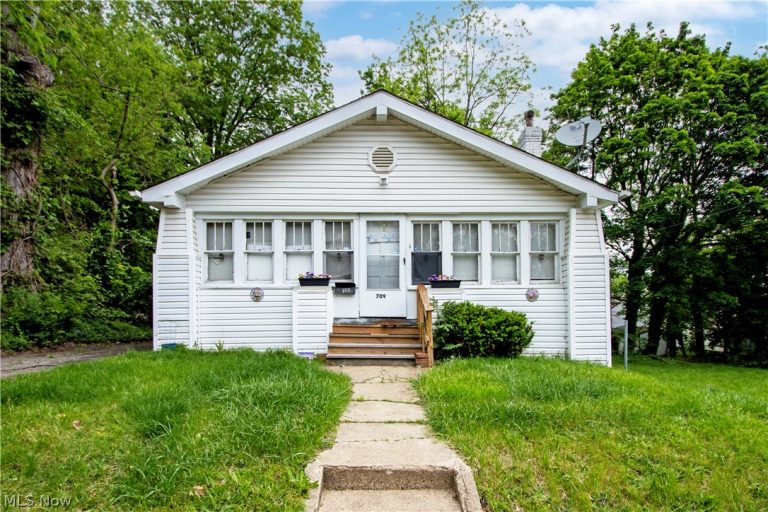 709 Longview Avenue, Akron, OH - Photo 6
