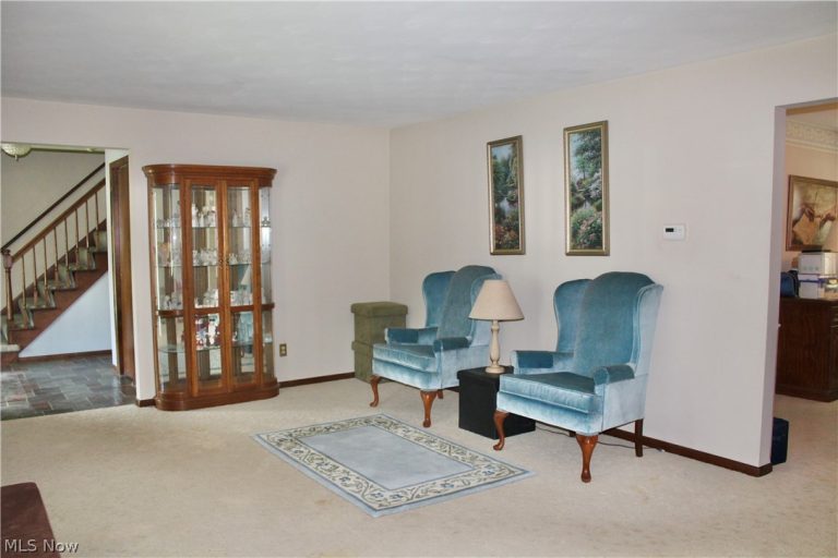 339 Country Club Boulevard, Weirton, WV - Photo 3