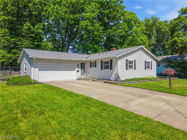 3778 Vira Road, Stow, OH - Photo 2