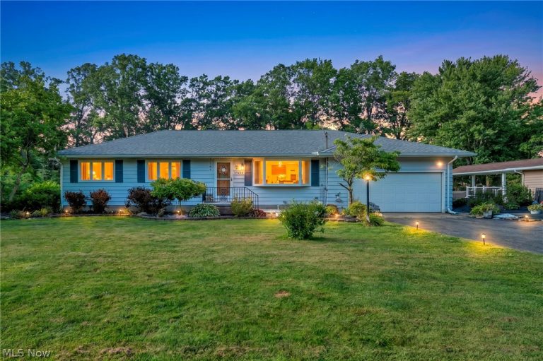 39550 Calann Drive, Elyria, OH - Photo 2