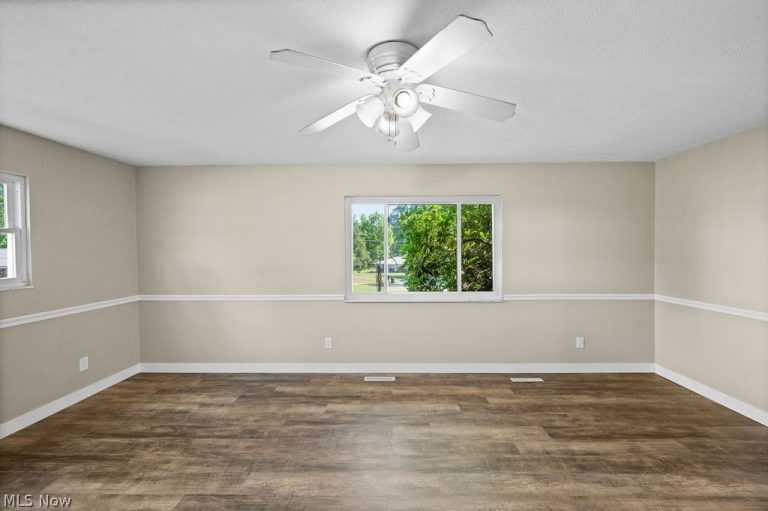 11 Roberts Drive, Belpre, OH - Photo 6