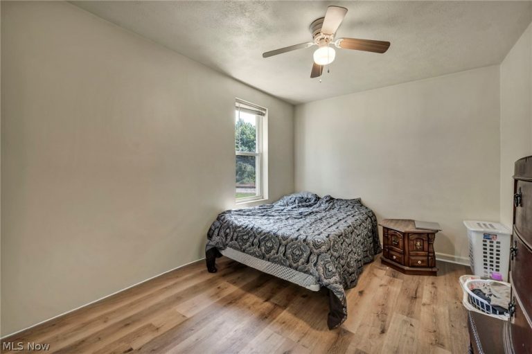 1206 Lawrence Road, Canton, OH - Photo 8
