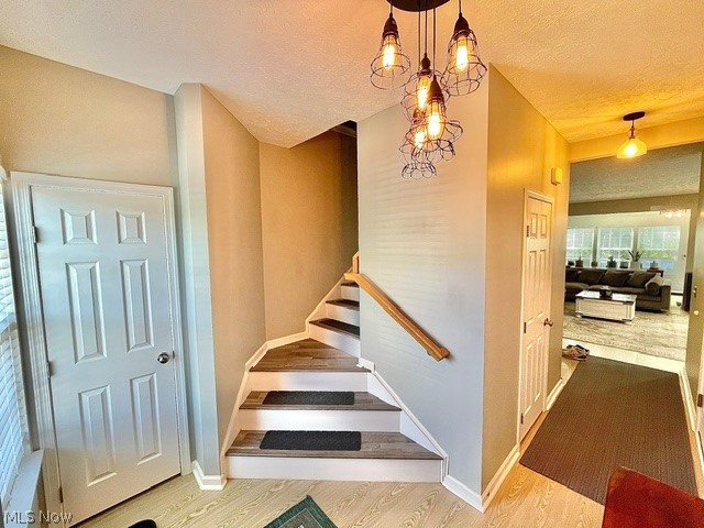 1432 Wellingshire Circle, Cuyahoga Falls, OH - Photo 3