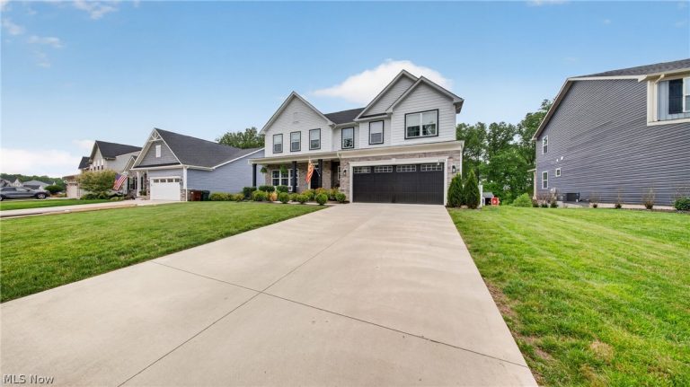 35524 Crystal Creek Court, Grafton, OH - Photo 2