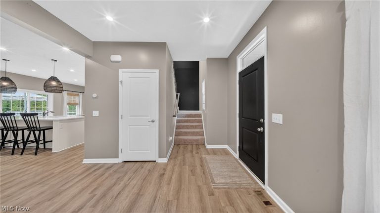 35524 Crystal Creek Court, Grafton, OH - Photo 4