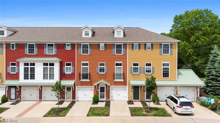 6 Grandview Drive, Rocky River, OH - Photo 2