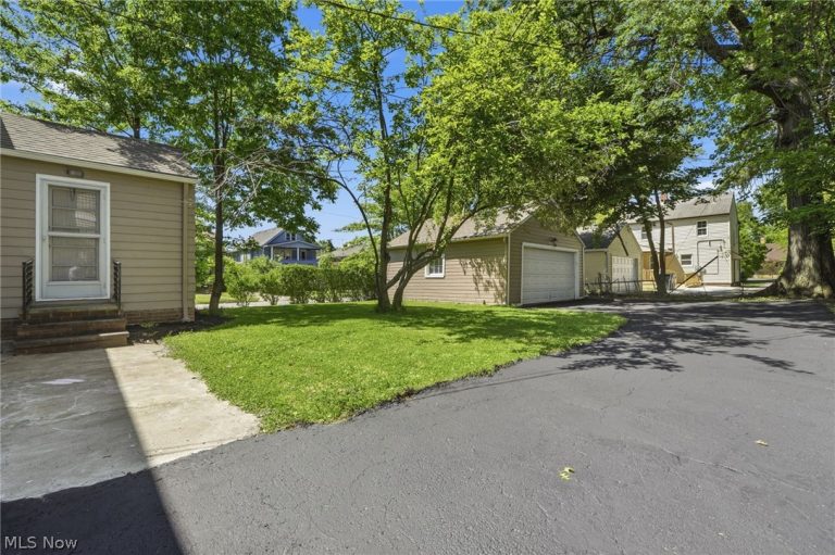 3471 Shannon Road, Cleveland Heights, OH - Photo 6