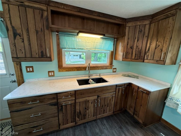 106 Bridge Street, Stone Creek, OH - Photo 8
