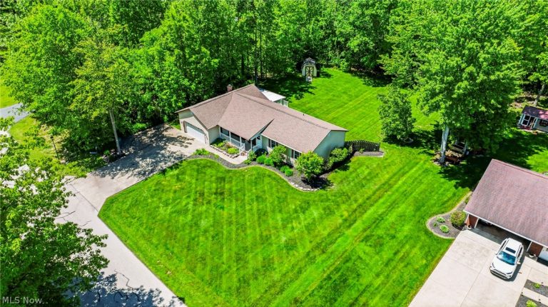 245 Woodside Avenue, Jefferson, OH, 44047