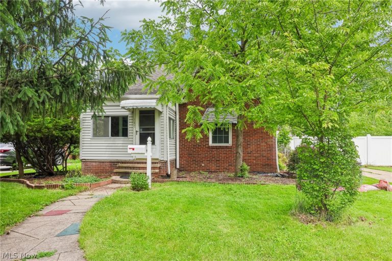 6595 York Road, Parma Heights, OH - Photo 2