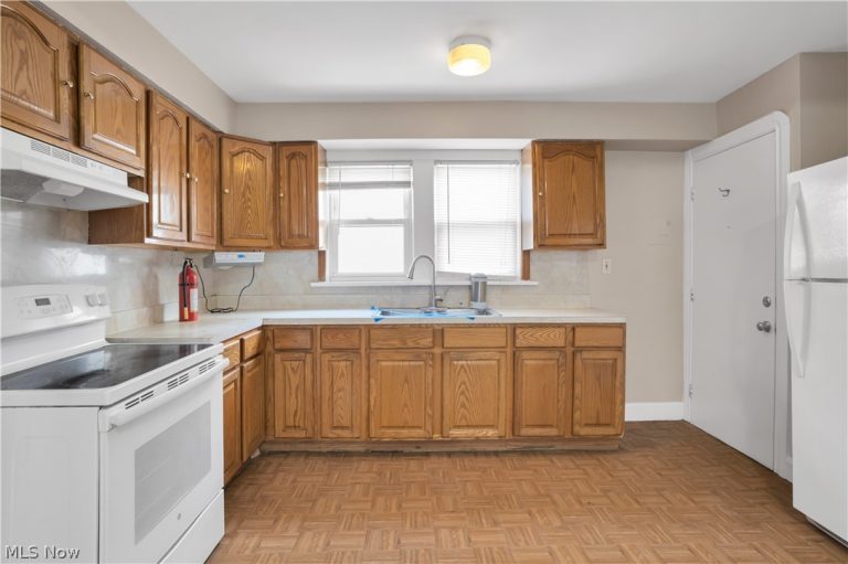 3533 Carlyle Avenue, Cleveland, OH - Photo 5