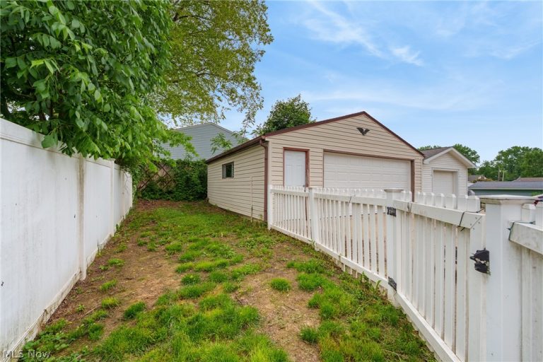 274 Alpha Avenue, Akron, OH - Photo 8
