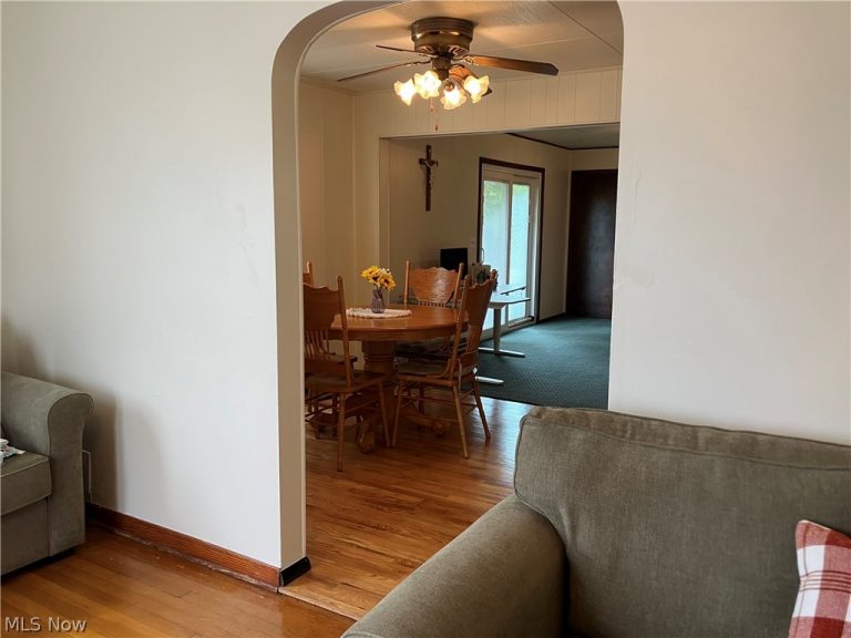 1251 Glencairn Road, Weirton, WV - Photo 5