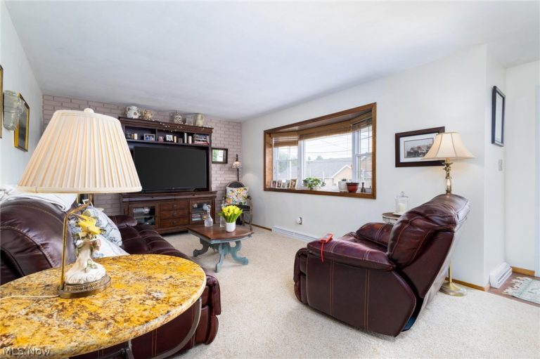 256 Fernwood Avenue, Weirton, WV - Photo 8