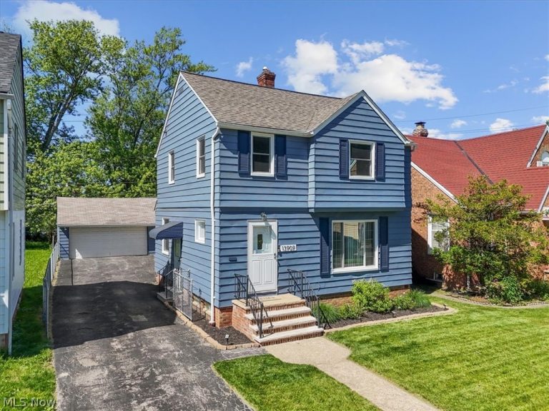 13909 Thraves Avenue, Garfield Heights, OH - Photo 6