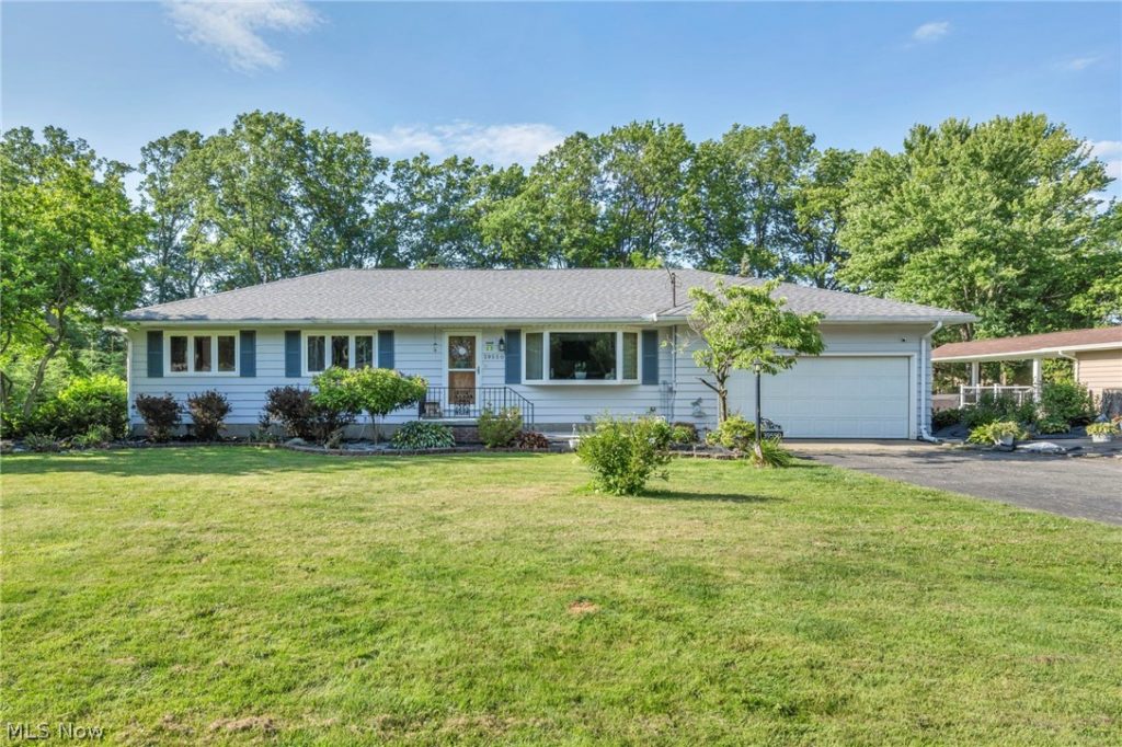 39550 Calann Drive, Elyria, OH