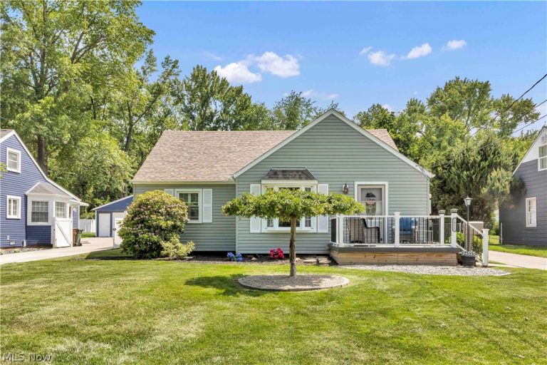 24323 Smith Avenue, Westlake, OH - Photo 2