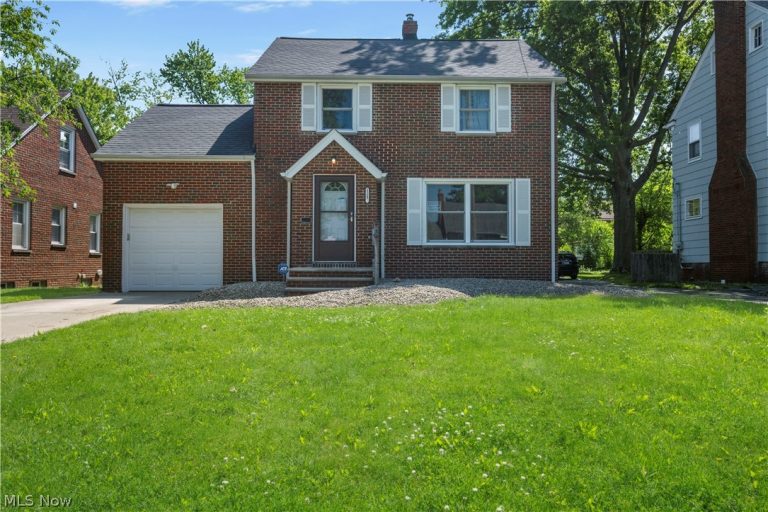 1523 Maywood Road, South Euclid, OH - Photo 2