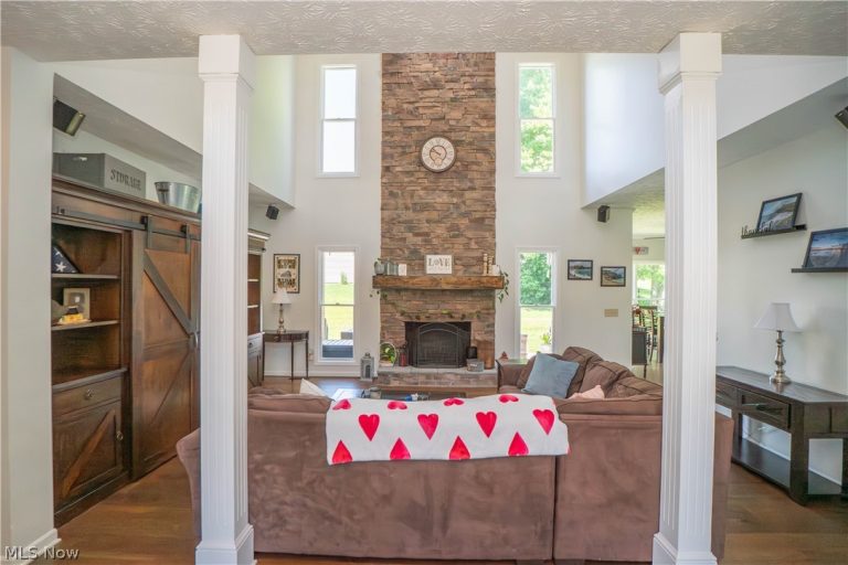 3228 Deborah Court, Uniontown, OH - Photo 8