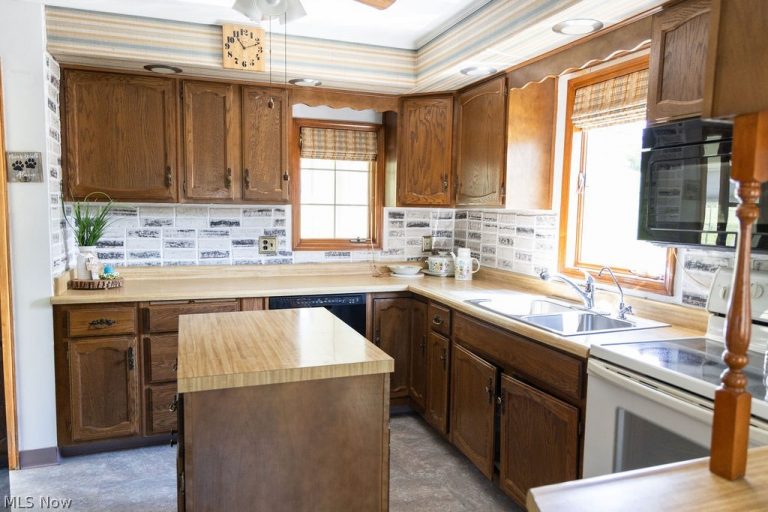 8 Driggs Lane, Bridgeport, OH - Photo 8