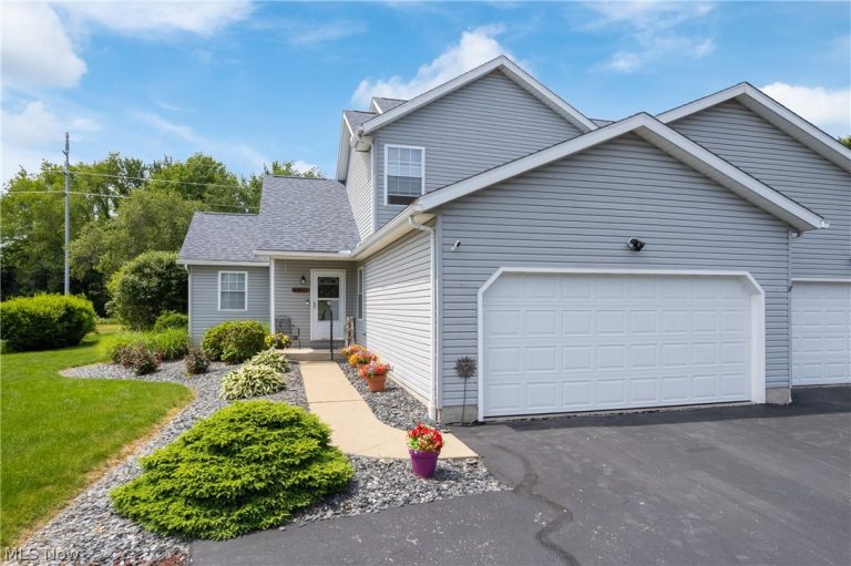 2419 Meadow Spring Circle, Akron, OH, 44312