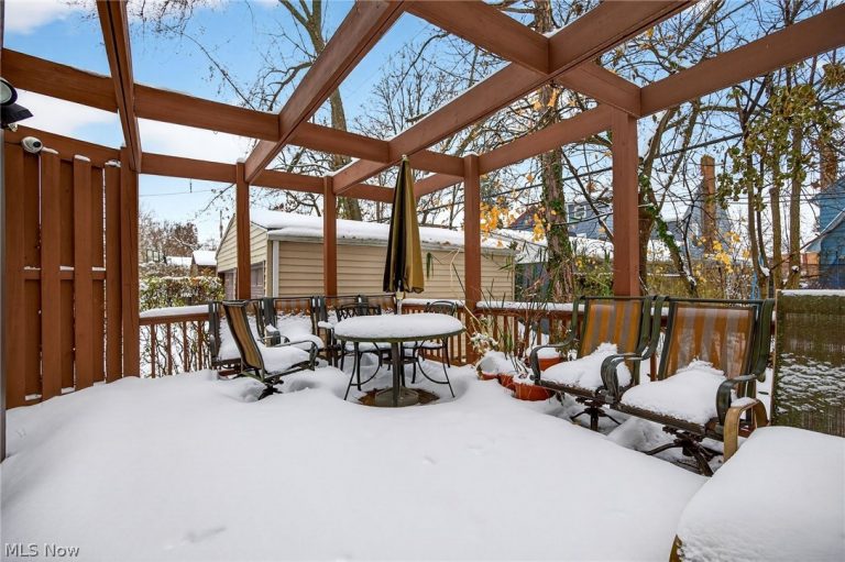 3498 Bainbridge Road, Cleveland Heights, OH - Photo 4