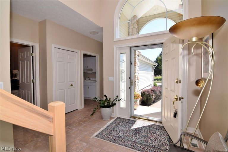 420 Glengary Circle, Highland Heights, OH - Photo 4