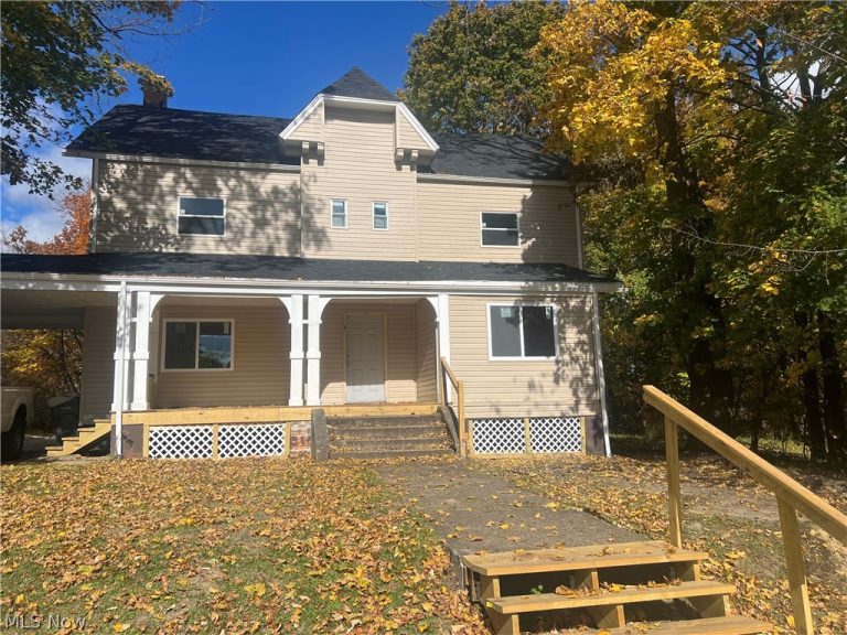 34 Illinois Avenue, Youngstown, OH - Photo 2