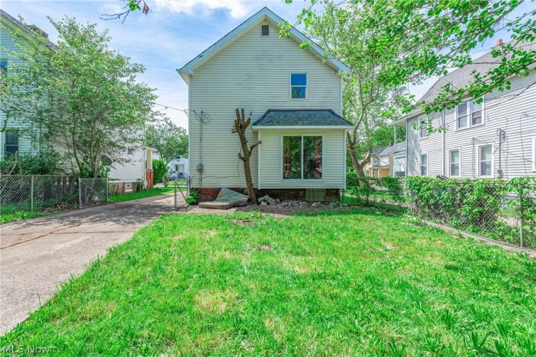 8005 Vineyard Avenue, Cleveland, OH - Photo 5