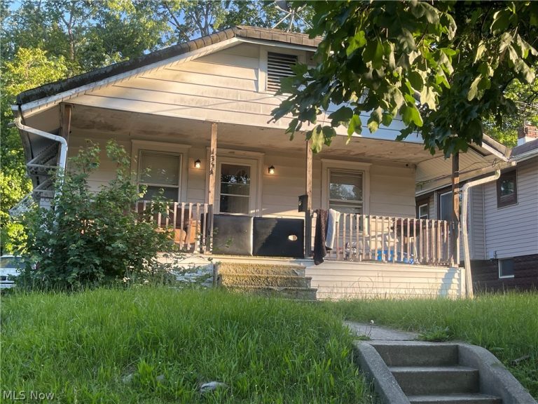 1354 Arnold Avenue, Akron, OH, 44305